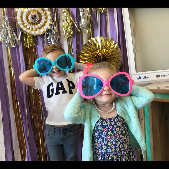 Meet your Posher, April - Picture 2 of 3